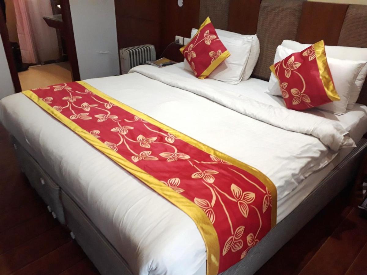 Airport Hotel Golden Bliss Near Delhi Airport Nova Deli Exterior foto